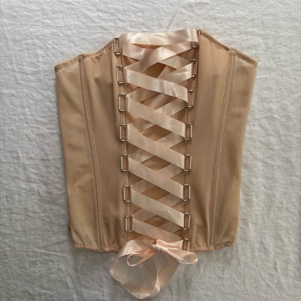 Vtg NWOT Victoria’s Secret Front Lace Up Back Hook Corset top 36C Strapless